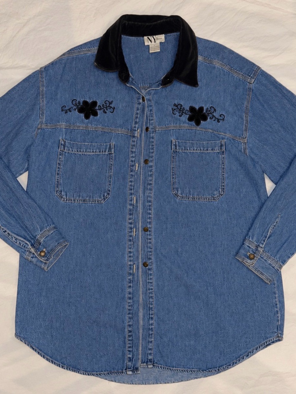 NY Jeans Denim Shirt Women’s L Black Collar Floral Embroidered Made Hong Kong